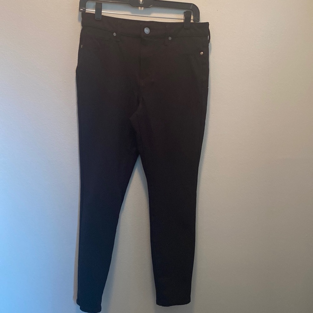 Gloria Vanderbilt Size 6 black jeans